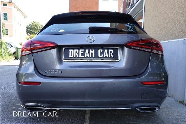 Usata Mercedes A180 116 CV (85 kW) 2020 Grigio metallizzato Berlina