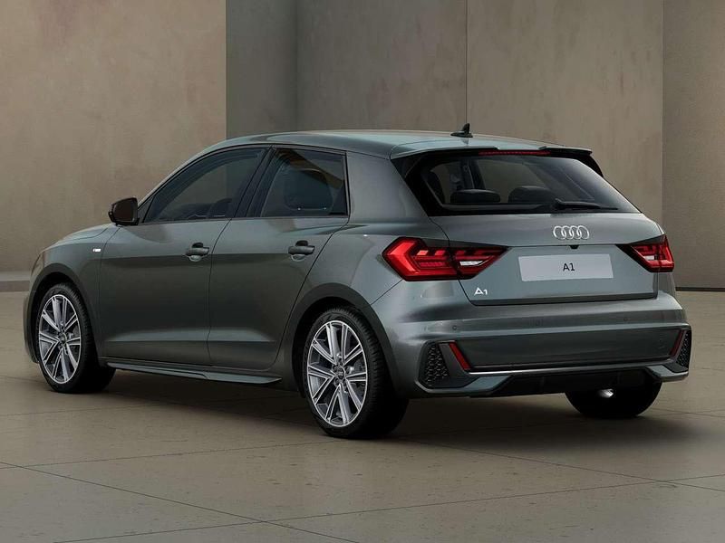 Nuova Audi A1 Sportback S-Line 116 CV (85 kW) 2026 Grigio chronos metallizzato Utilitaria