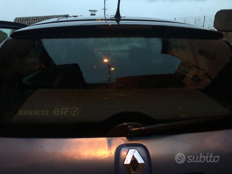 Usata 2002 Renault Clio II | 200 € (Super prezzo) - Immagine 1/4