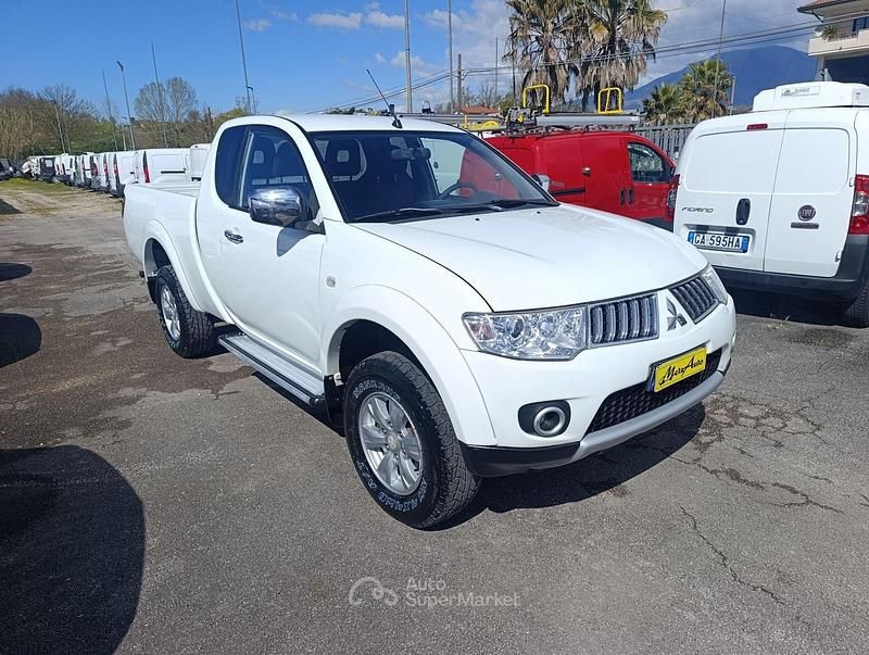 Usata Mitsubishi L200 136 CV (100 kW) 2012 Bianco Pick-up