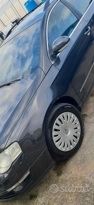 Usata VW Passat Comfortline 140 CV (102 kW) 2006 Nero Station wagon