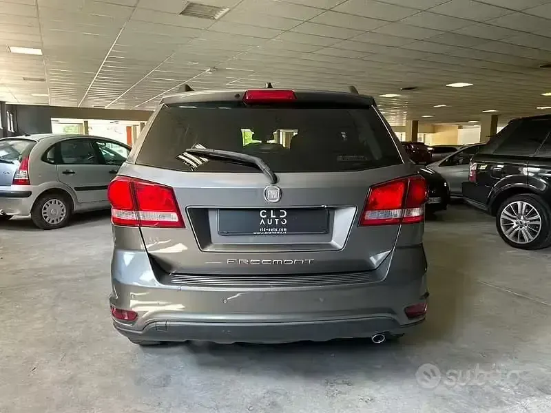 Usata Fiat Freemont 140 CV (102 kW) 2011 Other SUV