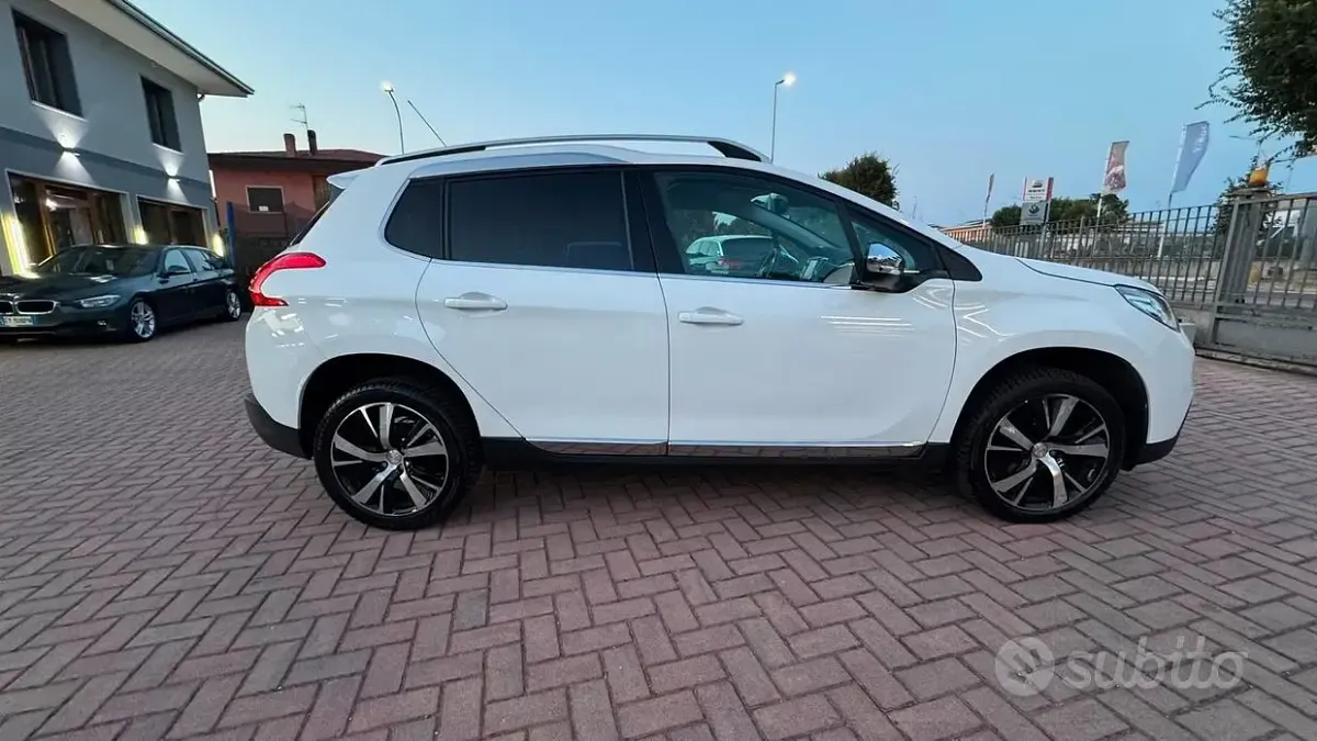 Usata Peugeot 2008 S 99 CV (72 kW) 2016 Bianco SUV