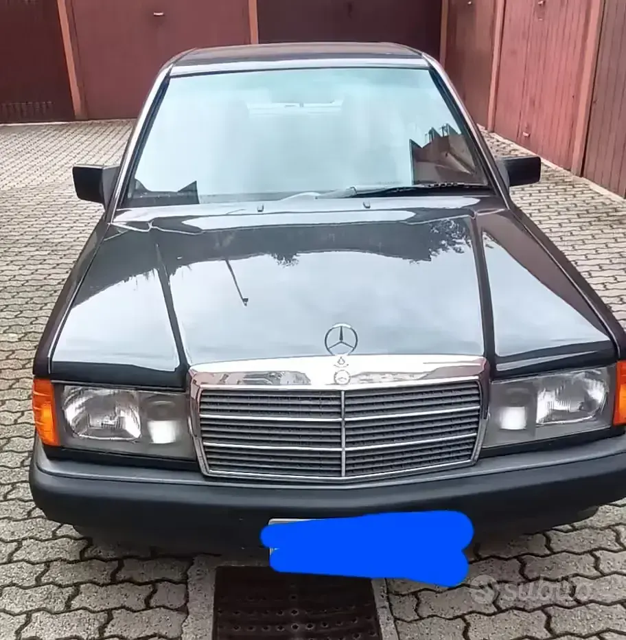 Usata Mercedes 190 105 CV (77 kW) 1990 Grigio Berlina