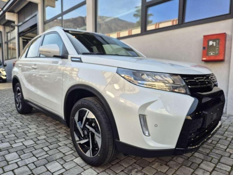 Nuova Suzuki Vitara 129 CV (94 kW) 2026 Bianco perla SUV