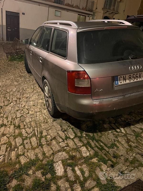 Usata Audi A4 130 CV (95 kW) 2003 Grigio Station wagon
