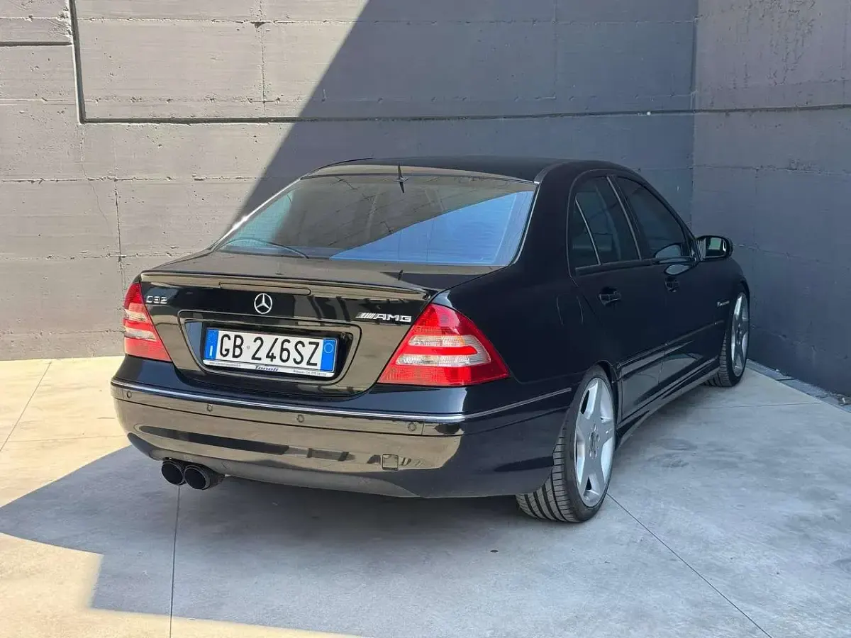 Usata Mercedes C32 AMG AMG 360 CV (264 kW) 2003 Nero Berlina