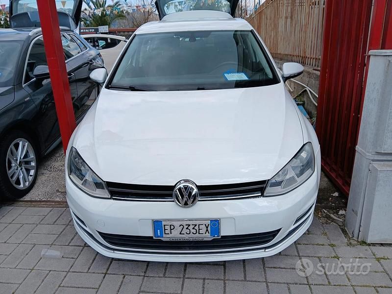 Usata VW Golf VII Highline 104 CV (76 kW) 2012 Bianco Berlina