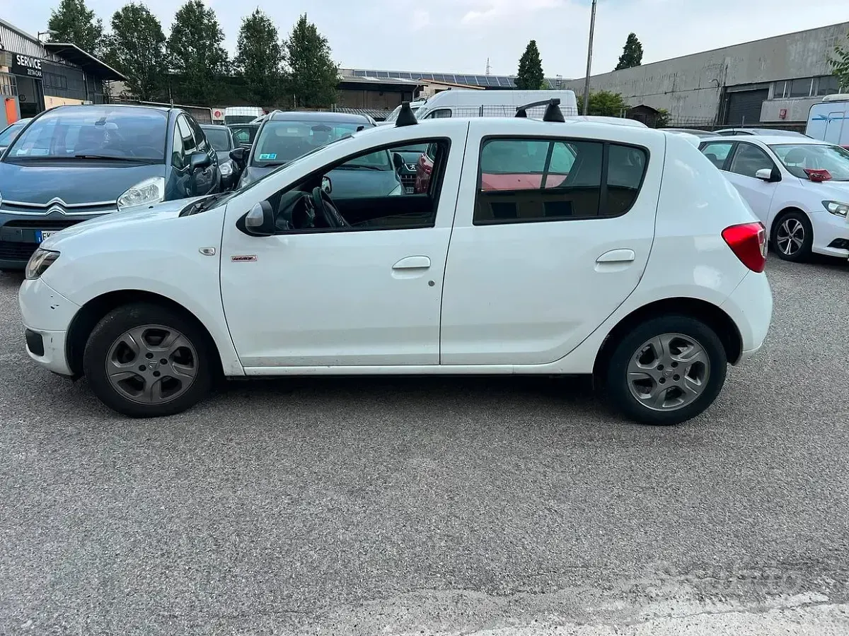 Usata Dacia Sandero 75 CV (55 kW) 2016 Bianco Berlina