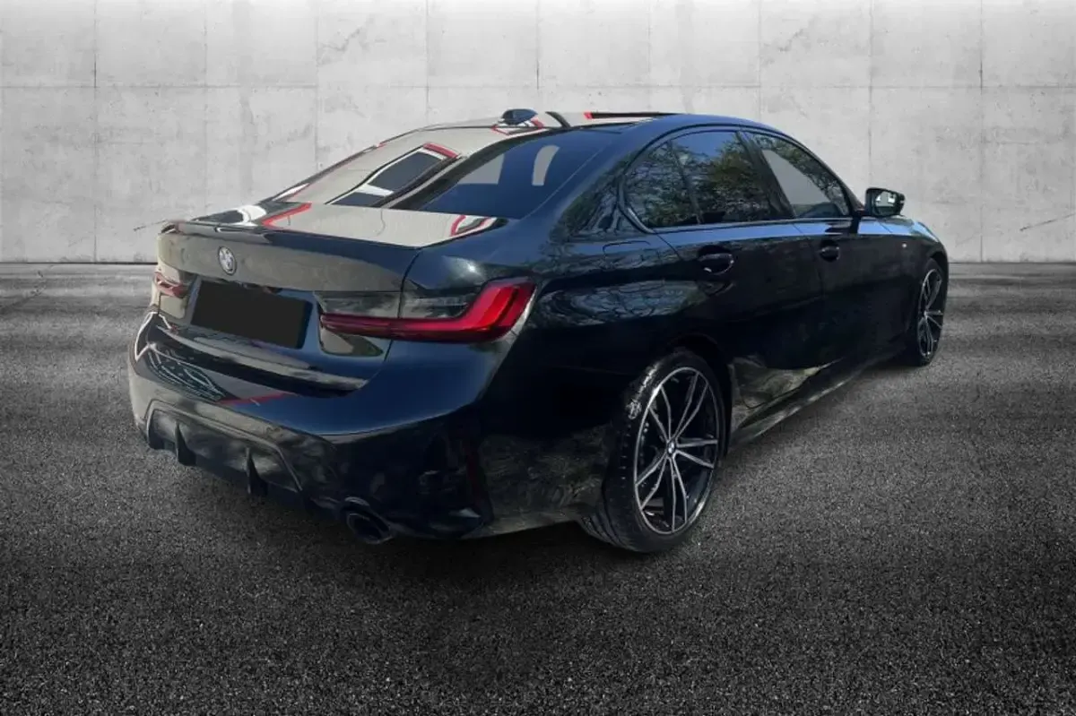 Usata BMW 330 M Sport 286 CV (210 kW) 2025 Nero Berlina