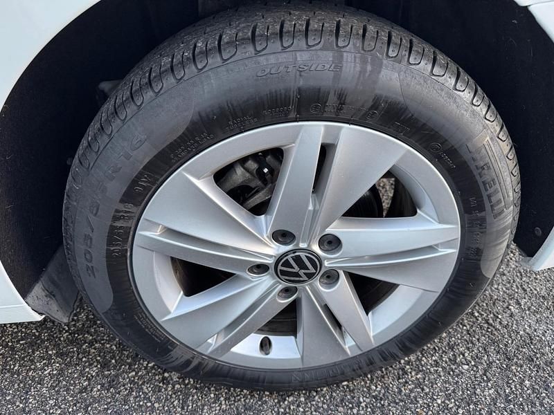 Usata VW Golf VIII Style 150 CV (110 kW) 2021 Bianco Station wagon