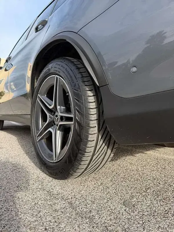 Usata Mercedes GLC300 AMG 245 CV (180 kW) 2021 Grigio SUV