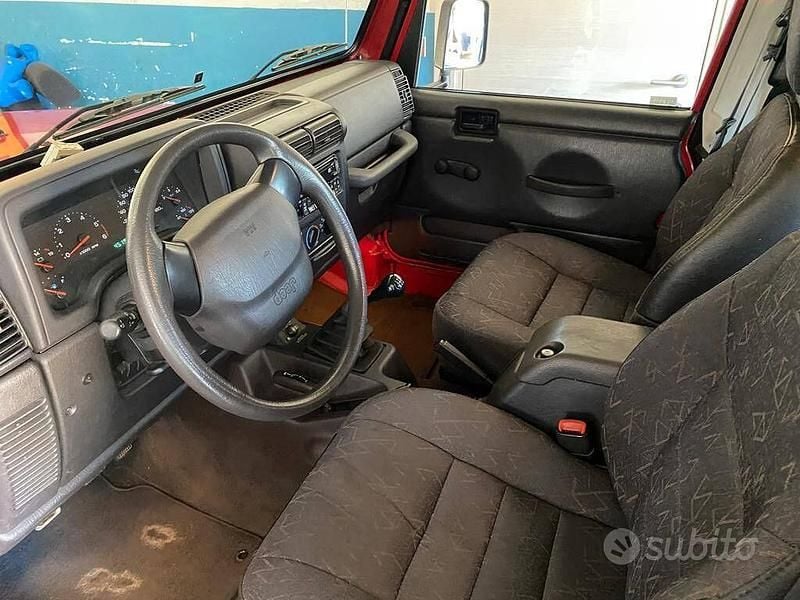 Usata Jeep Wrangler 118 CV (86 kW) 2003 Nessuno(met.) SUV