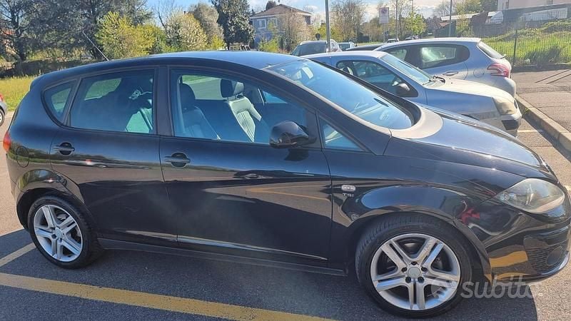Usata Seat Altea 125 CV (91 kW) 2010 Nero Monovolume