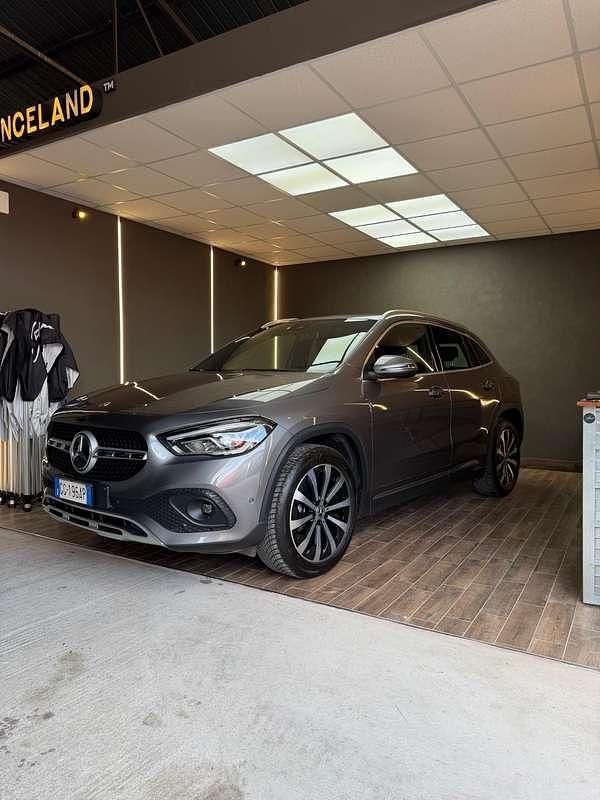 Usata Mercedes GLA200 150 CV (110 kW) 2021 Grigio SUV