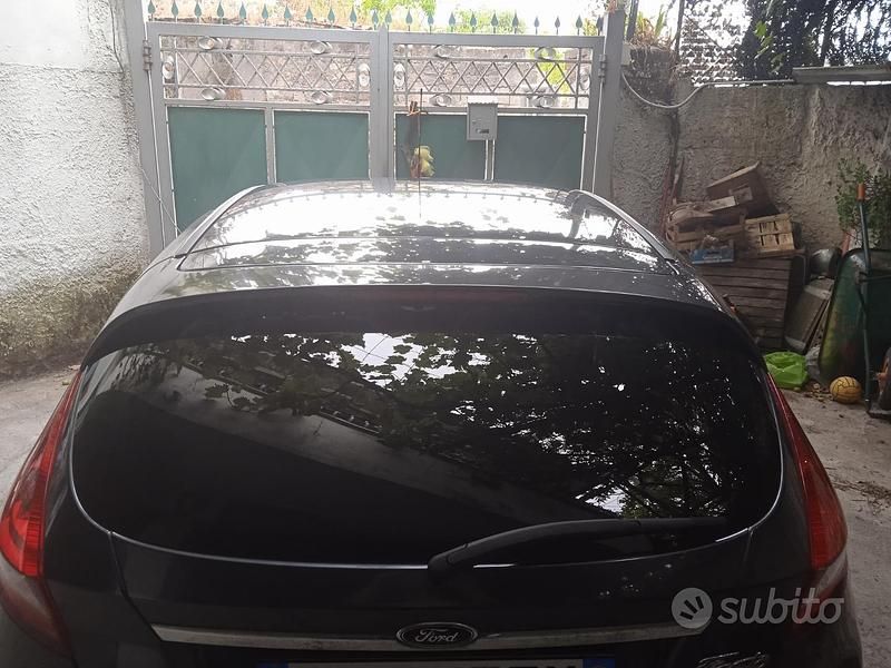 Usata Ford Fiesta 70 CV (51 kW) 2009 Blu Utilitaria