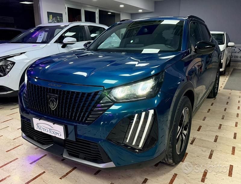 Usata Peugeot 2008 Allure 101 CV (74 kW) 2025 Blu SUV
