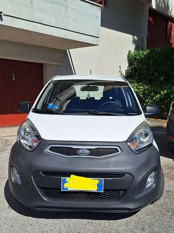 Usata Kia Picanto 69 CV (50 kW) 2011 Bianco Utilitaria