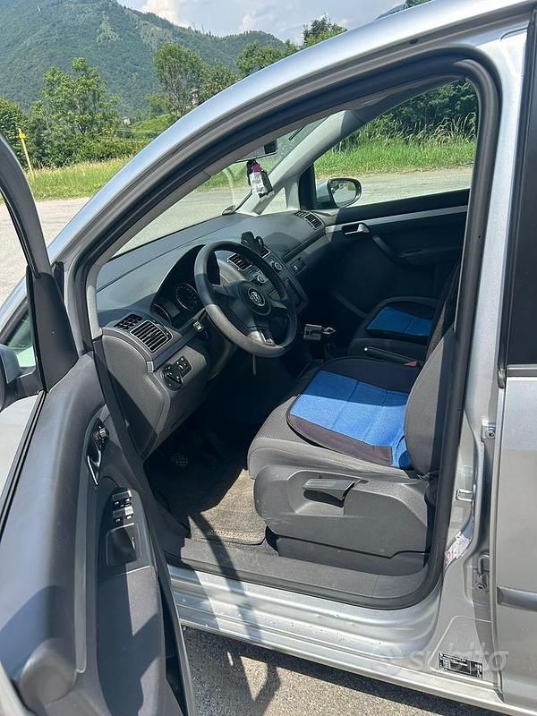 Usata VW Touran 102 CV (75 kW) 2016 Grigio Monovolume