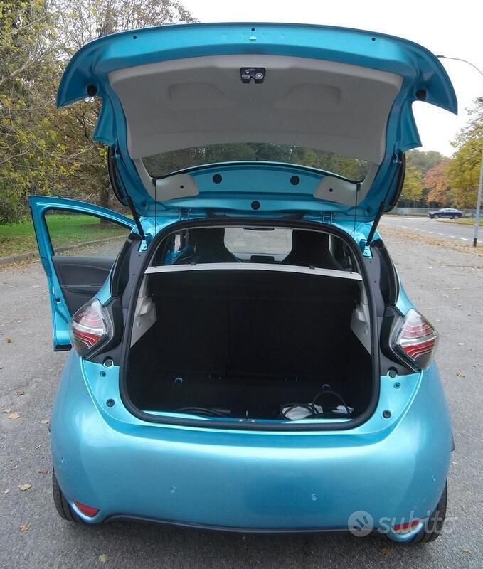 Usata Renault Zoe Intens 100 kW (136 CV) 2021 Blu/azzurro Utilitaria