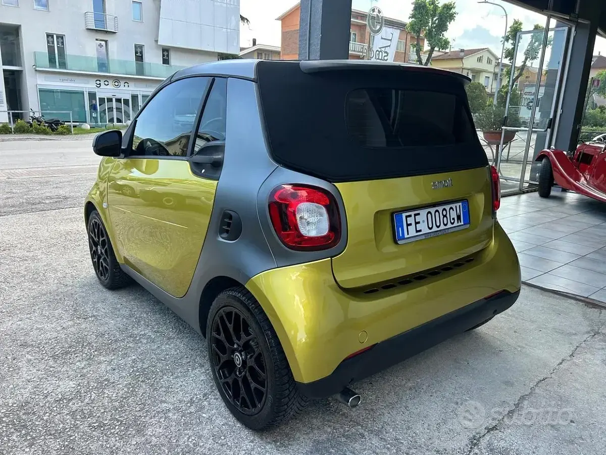Usata Smart ForTwo Cabrio 90 CV (66 kW) 2016 Giallo Cabrio