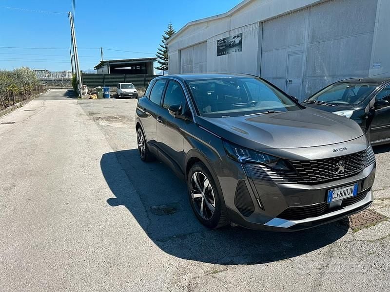 Usata Peugeot 3008 131 CV (96 kW) 2022 SUV