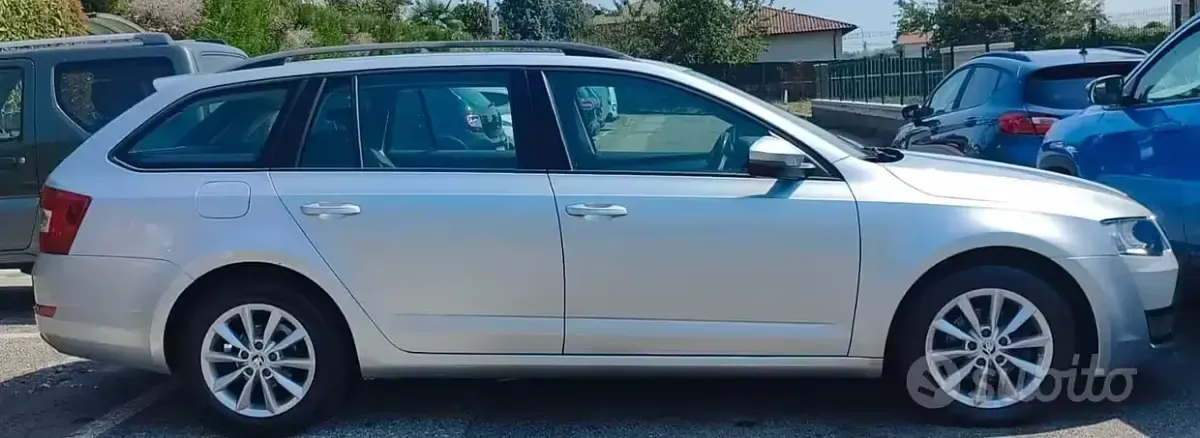 Usata Skoda Octavia Elegance 105 CV (77 kW) 2015 Grigio Station wagon