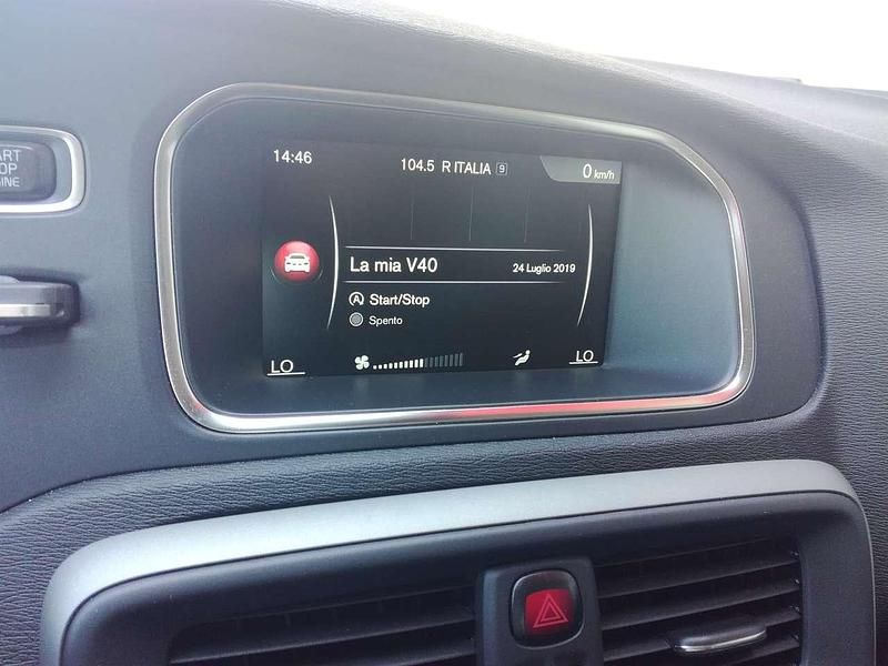 Usata Volvo V60 Business Edition 120 CV (88 kW) 2017 Nero Station wagon