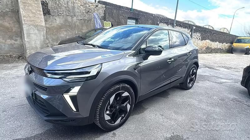 Usata Renault Captur Techno 90 CV (66 kW) 2025 Grigio SUV