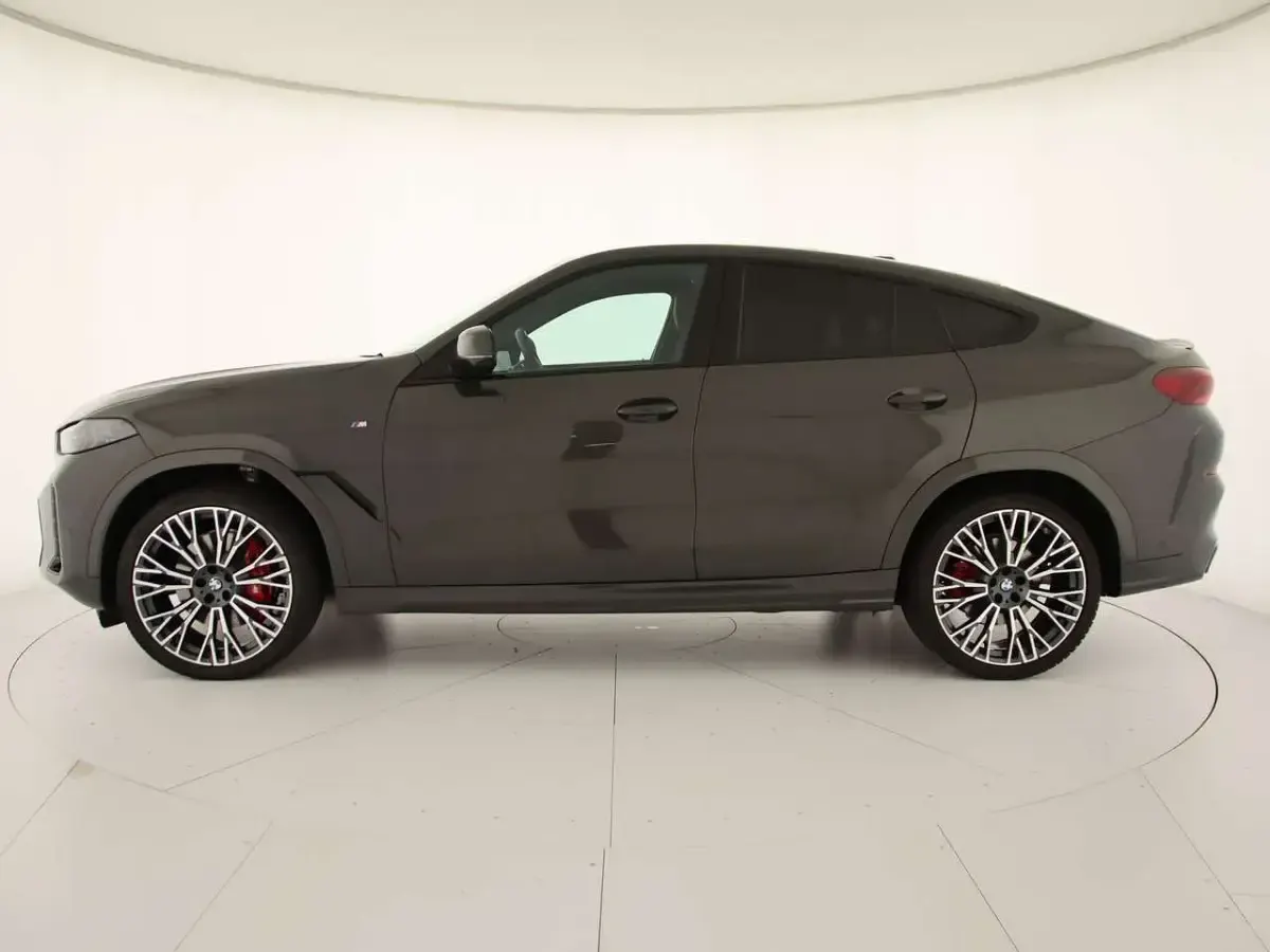 Usata BMW X6 M Sport 340 CV (250 kW) 2024 Nero metallizzato SUV