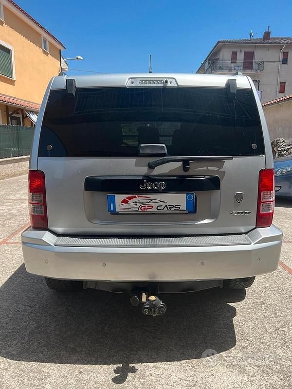 Usata Jeep Cherokee Limited 177 CV (130 kW) 2009 Grigio SUV