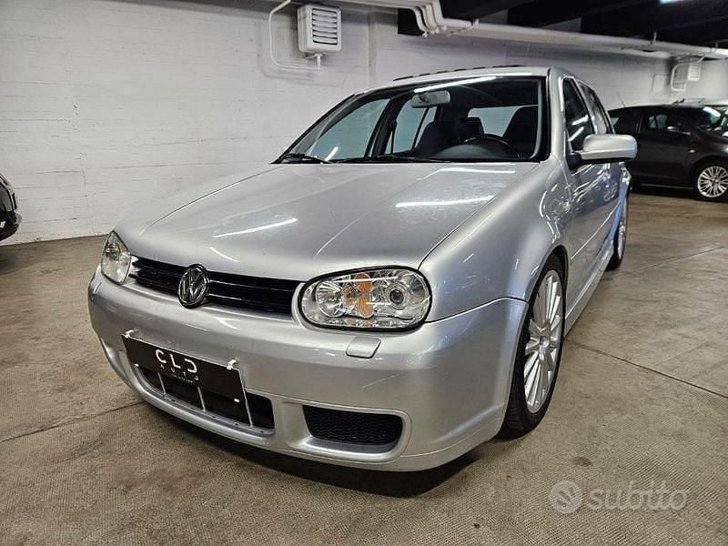 Usata VW Golf IV R 241 CV (177 kW) 2000 Grigio Berlina