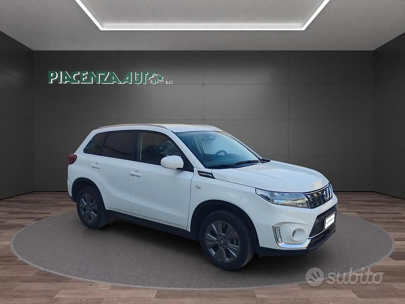Usata Suzuki Vitara Cool 129 CV (94 kW) 2024 Bianco SUV