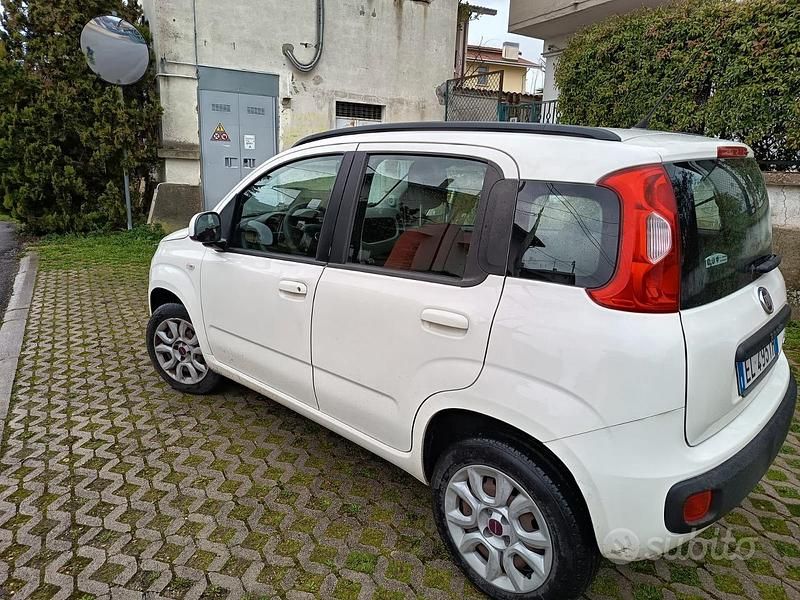 Usata Fiat Panda Lounge 80 CV (58 kW) 2012 Bianco Utilitaria