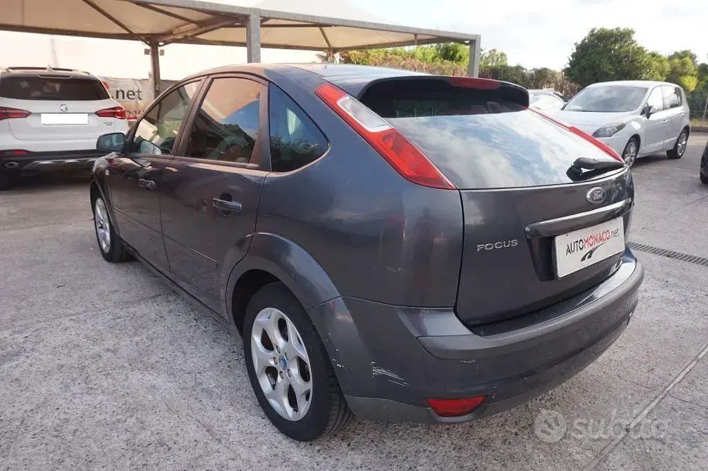 Usata Ford Focus 90 CV (66 kW) 2007 Grigio Berlina