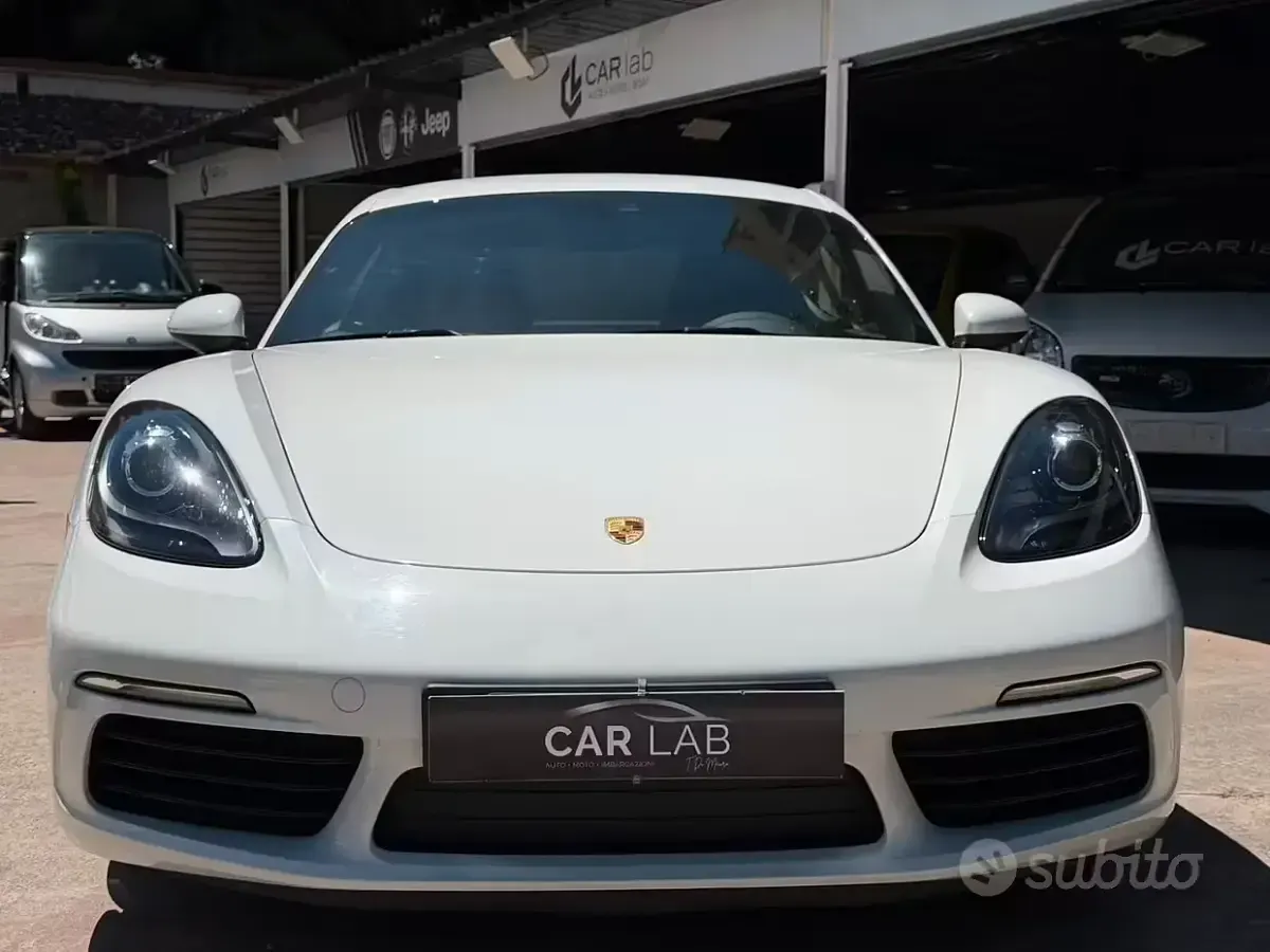 Usata Porsche 718 Cayman 300 CV (220 kW) 2021 Bianco Coupé