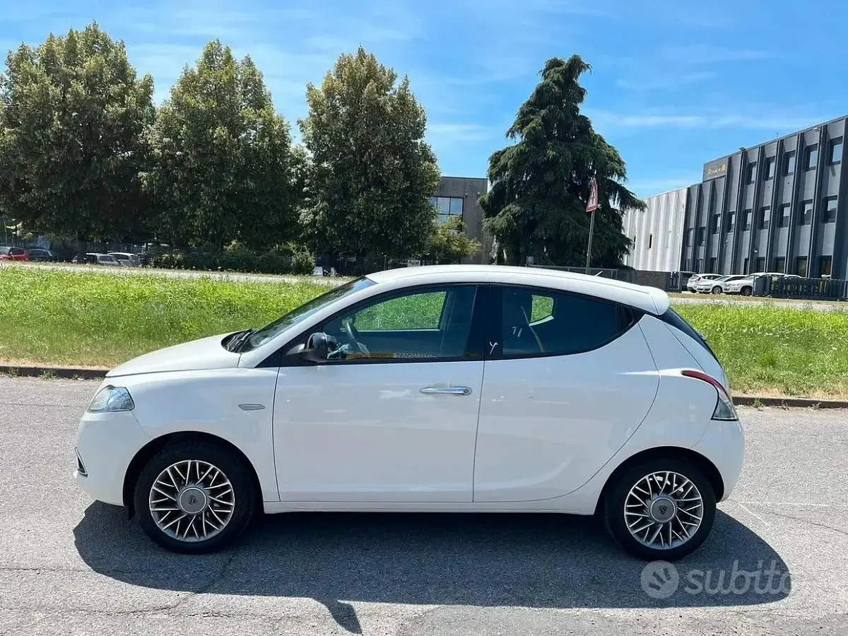 Usata Lancia Ypsilon S 86 CV (63 kW) 2013 Bianco Utilitaria