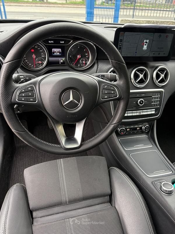 Usata Mercedes A200 136 CV (100 kW) 2018 Berlina
