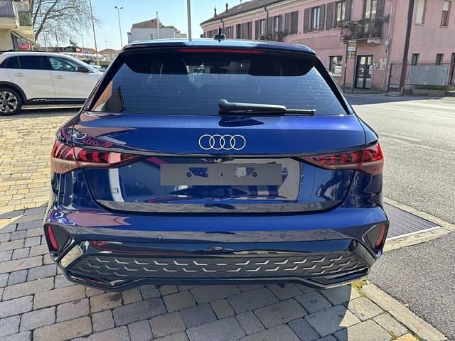 Nuova Audi A3 S-Line 150 CV (110 kW) 2025 Blu Berlina