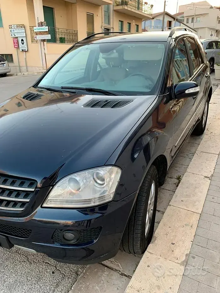 Usata Mercedes ML280 190 CV (139 kW) 2006 Blu SUV