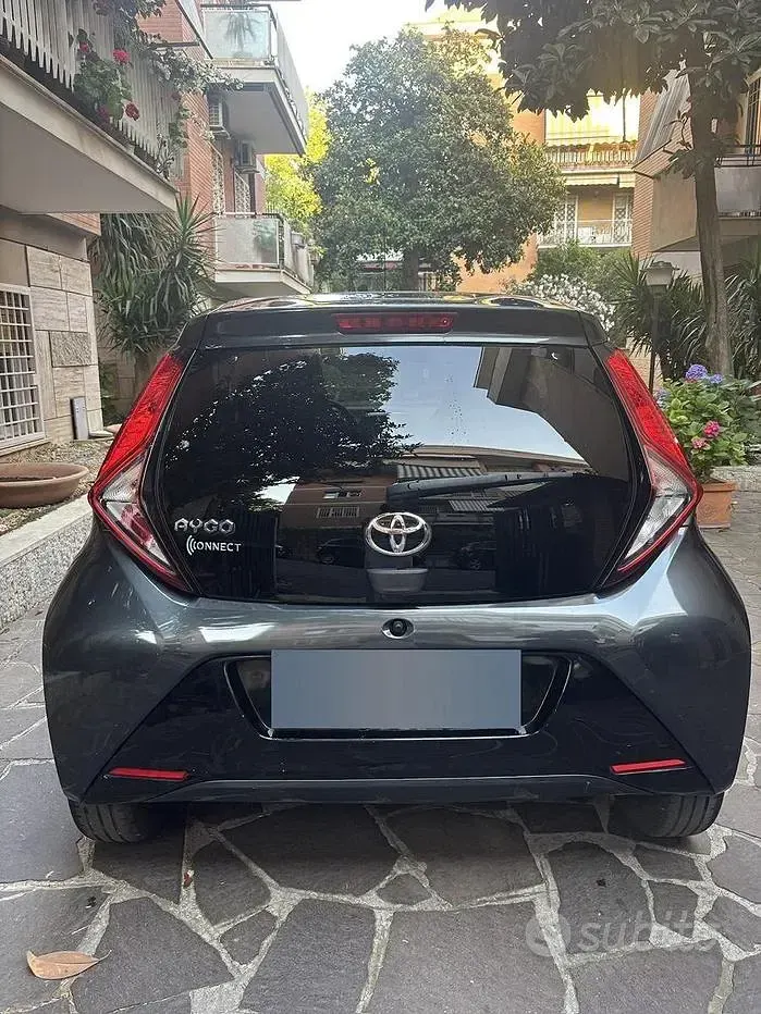 Usata Toyota Aygo X-wave 72 CV (52 kW) 2020 Nero Utilitaria