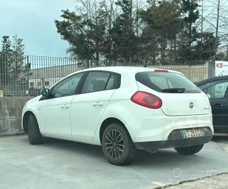 Usata Fiat Bravo 105 CV (77 kW) 2014 Bianco Utilitaria