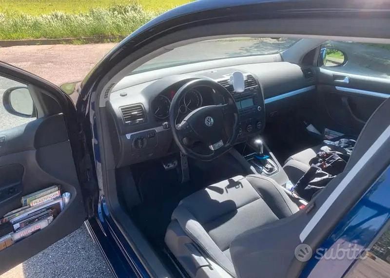 Usata VW Golf IV R 250 CV (183 kW) 2006 Blu Berlina