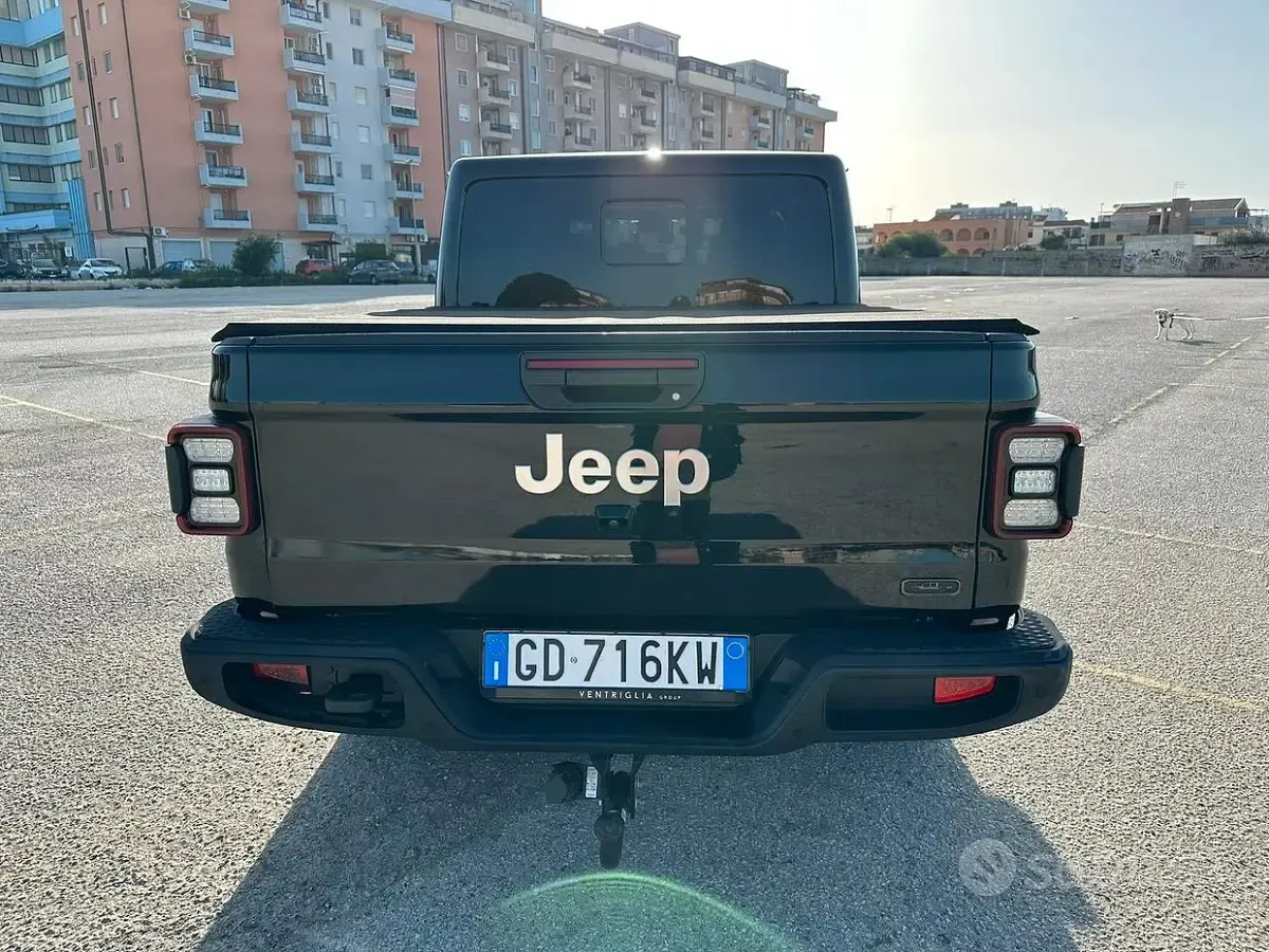 Usata Jeep Gladiator 264 CV (194 kW) 2021 Nero Pick-up