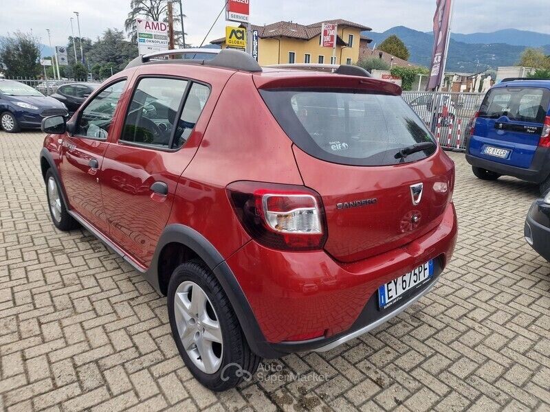 Usata Dacia Sandero 90 CV (66 kW) 2015 Utilitaria