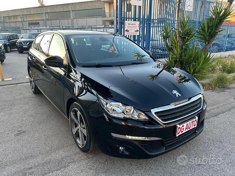 Blu Usata 2017 Peugeot 308 Station wagon | 8900 € (Ottimo prezzo) - Immagine 1/4