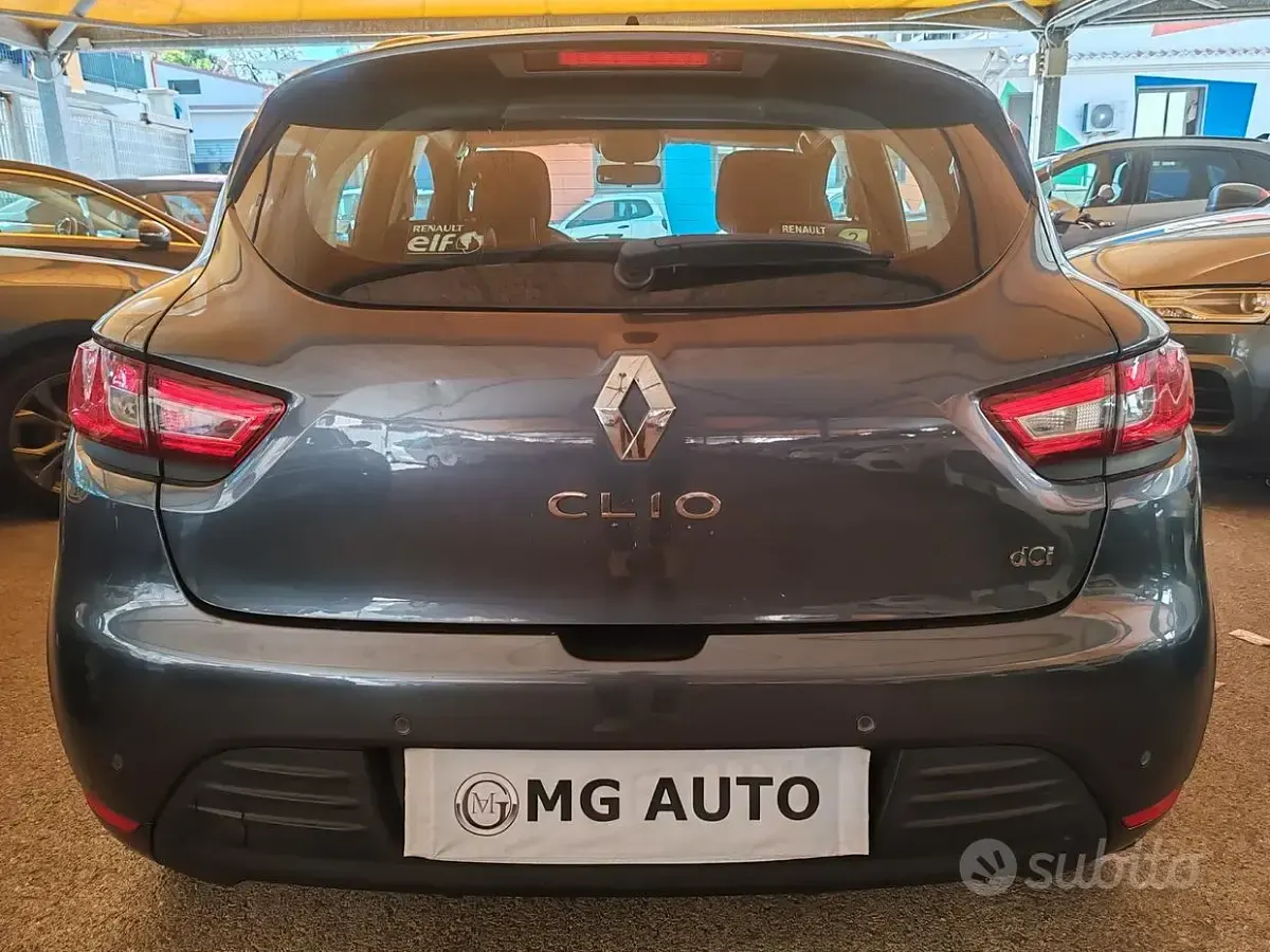 Usata Renault Clio Zen 90 CV (66 kW) 2017 Grigio Utilitaria