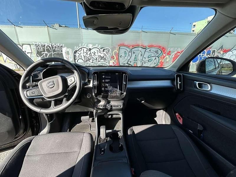 Usata Volvo XC40 Momentum 129 CV (94 kW) 2022 Nero SUV