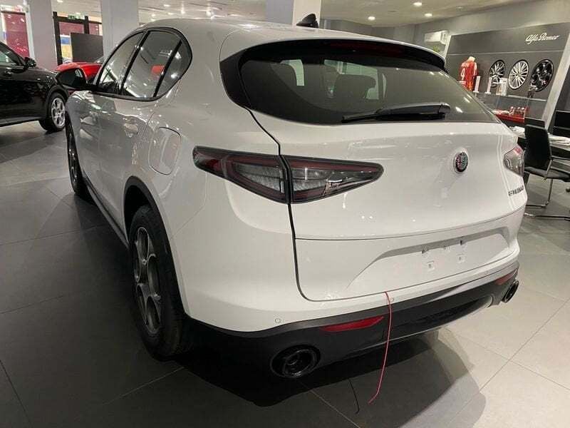 Nuova Alfa Romeo Stelvio Sprint 160 CV (117 kW) 2025 Bianco SUV
