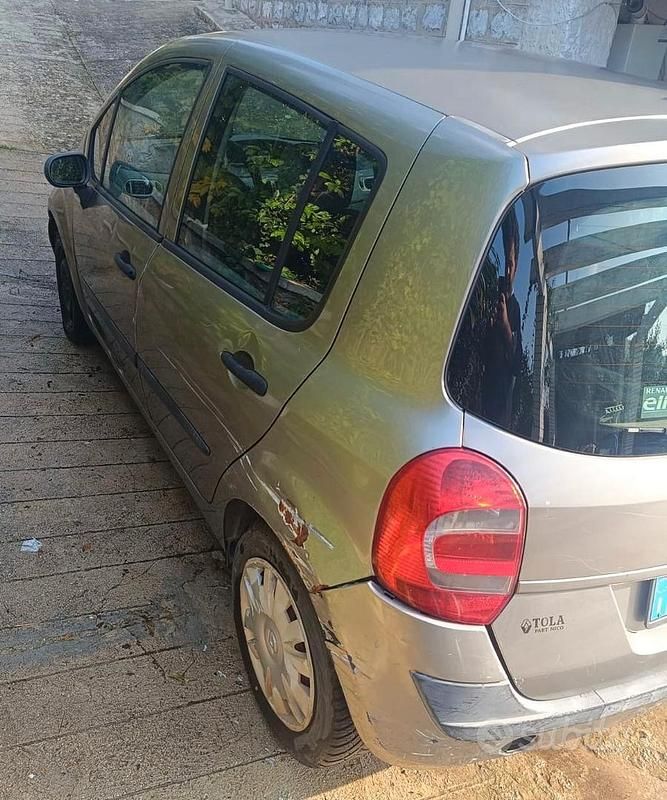Usata Renault Modus 75 CV (55 kW) 2010 Grigio Monovolume